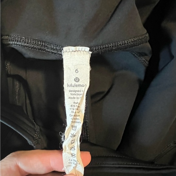 Lululemon Fast and Free High-Rise Tight with Pockets, Black, Size 6, Like New - Picture 3 of 4